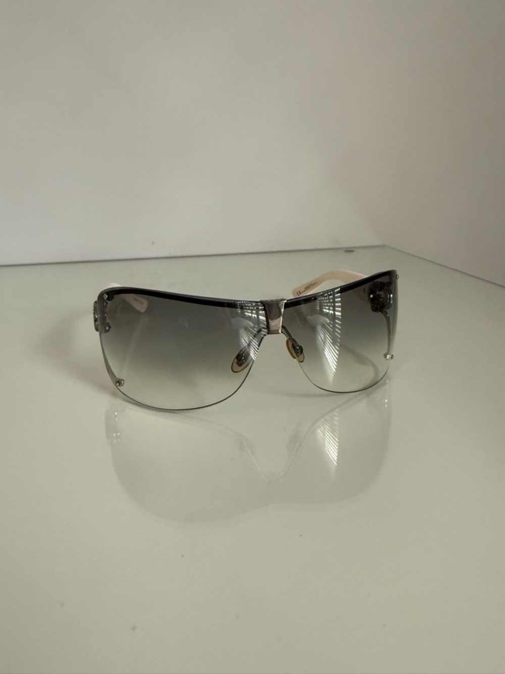 Gucci Women's Silver Gradient Shield Sunglasses with Crystal GG Logo - Picture 7 of 8